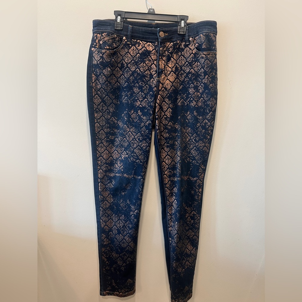 Chicos Platinum Jegging With Gold Print Size 10